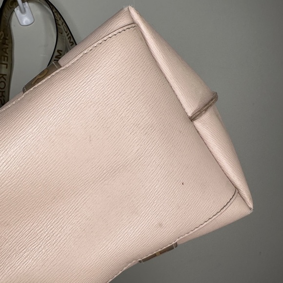 Michael Kors | Dusty Rose Tote Bag - Picture 13 of 16